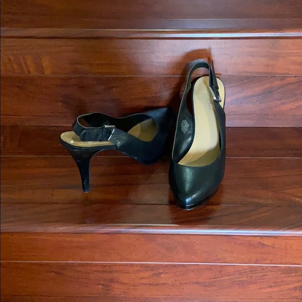 Nine West heals.